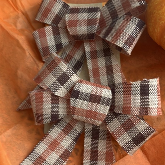 13 various fall decorated bows & my gift of 2 gold leaves. - Picture 4 of 9